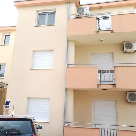 Apartman Dm Trogir Exteriör bild
